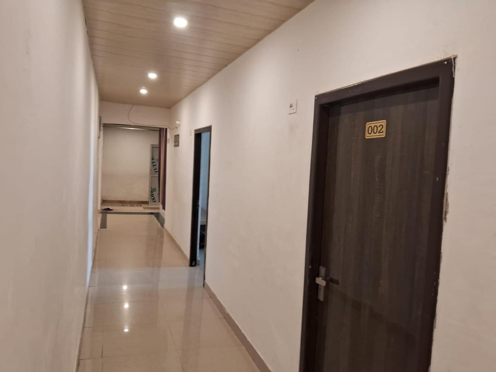 Hotel Rk Lawns Gonda Exterior foto